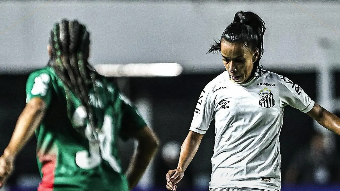 Jogadoras do Santos e Palmeiras em clássico do Paulistão Feminino 2026