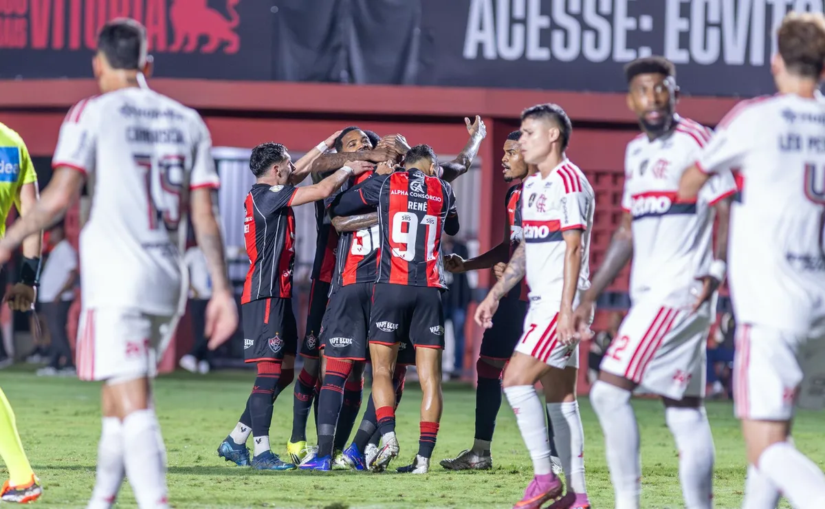 Flamengo sofre dura derrota para o Vitória e está eliminado da Copa do Brasil
