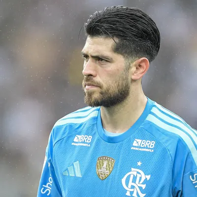 Rossi falha e Flamengo é eliminado pelo Vitória