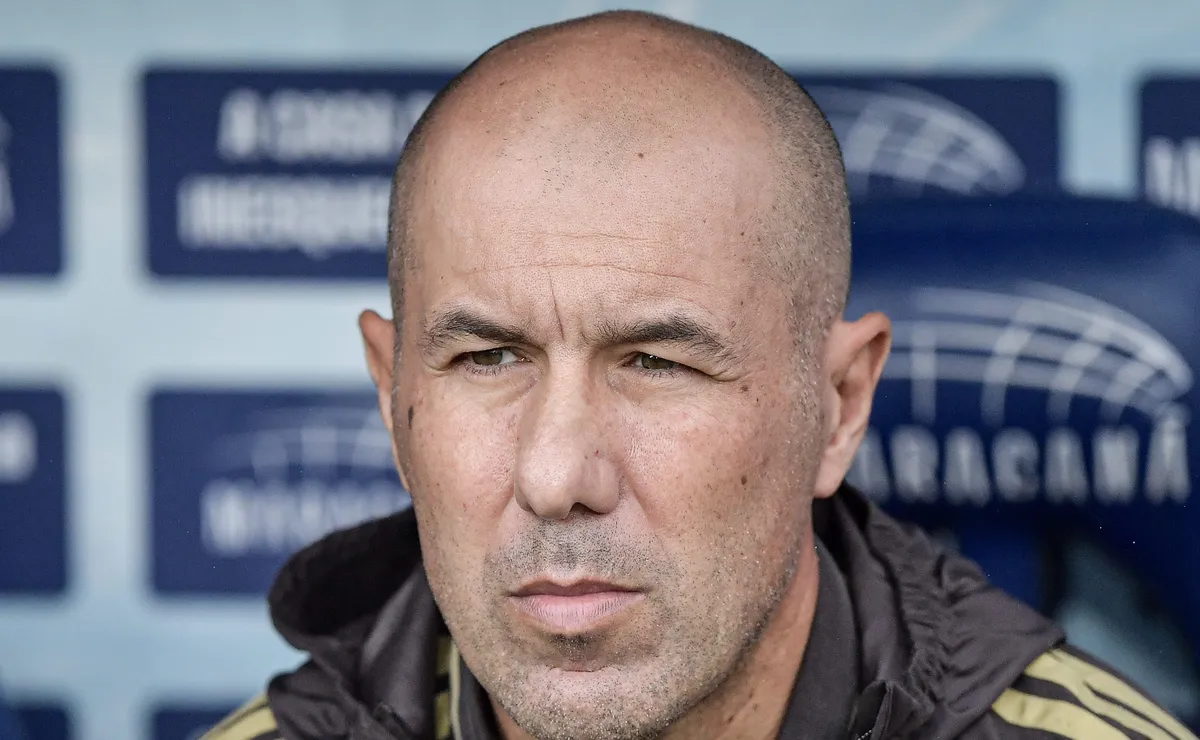 Leonardo Jardim arma o Flamengo muito mal, toma ‘nó tático’ de Jair Ventura e está eliminado da Copa do Brasil