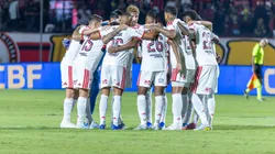 Jogadores do Flamengo posam para foto antes na partida contra Vitoria no estadio Barradao pelo campeonato Copa Do Brasil 2026. Foto: Marcio Jose/AGIF