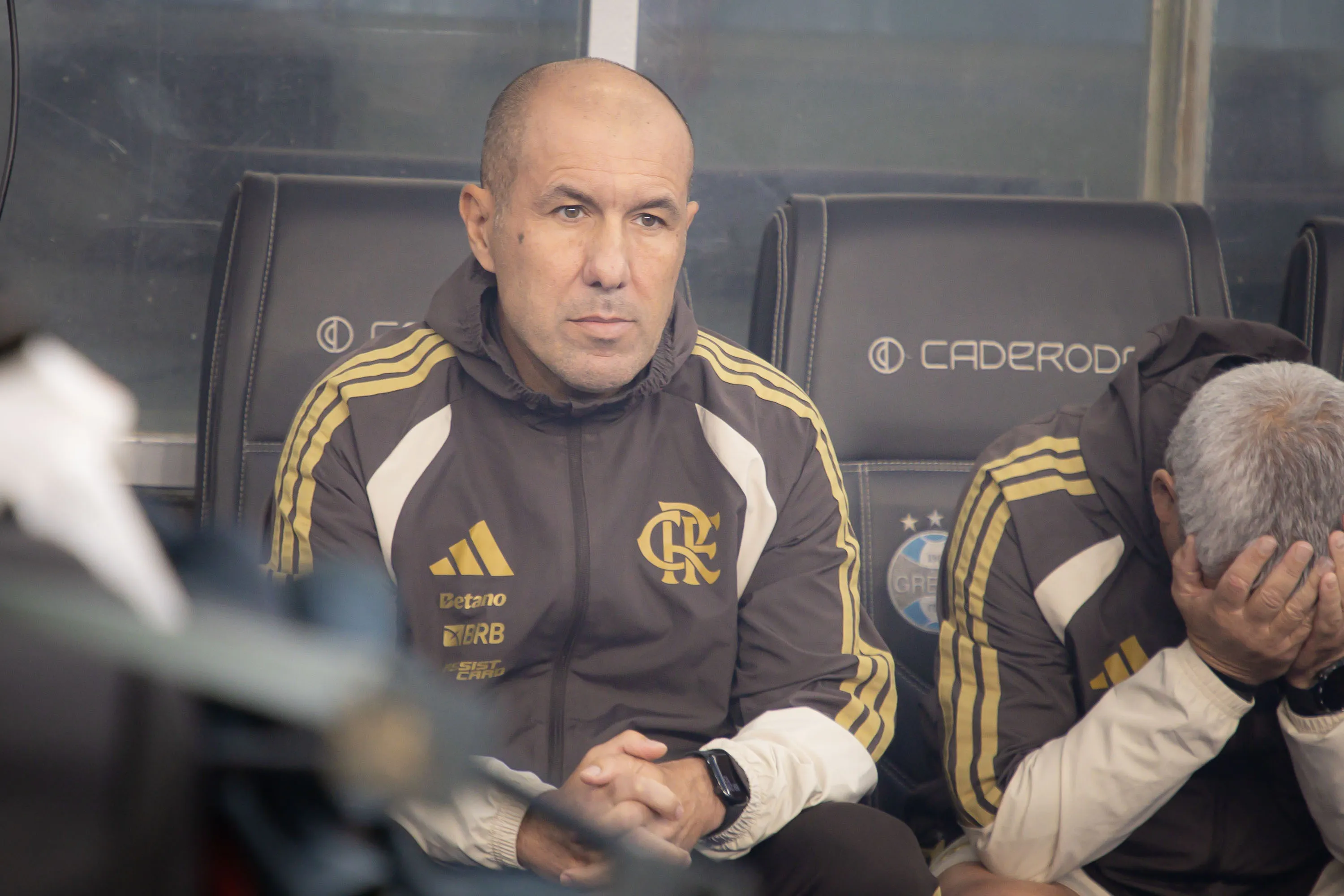 RS – PORTO ALEGRE – 10/05/2026 – BRASILEIRO A 2026, GREMIO X FLAMENGO – Leonardo Jardim tecnico do Flamengo durante partida contra o Gremio no estadio Arena do Gremio pelo campeonato Brasileiro A 2026. Foto: Maxi Franzoi/AGIF