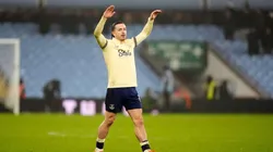 3DGTPF8 Everton's Jack Grealish thanks the home fans after the Premier League match at Villa Park, Birmingham. Picture date: Sunday January 18, 2026. Copyright: PA Images / Alamy Stock Photo