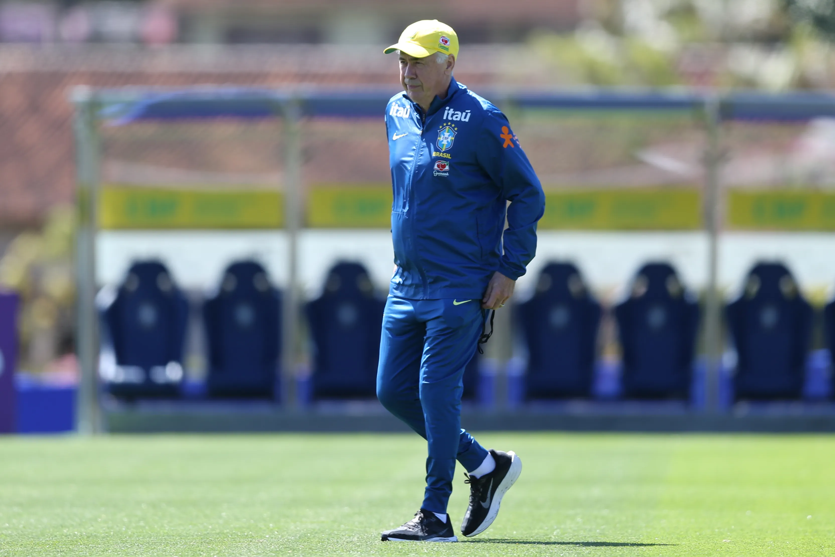 RJ – TERESOPOLIS – 03/09/2025 – BRASIL, TREINO NA GRANJA COMARY – Carlo Ancelotti tecnico da Selecao Brasileira durante treino na Granja Comary em Teresopolis (RJ), nesta quarta-feira (3). A equipe se prepara para enfrentar o Chile pelas Eliminatorias da Copa do Mundo 2016. Foto: Marlon Costa/AGIF