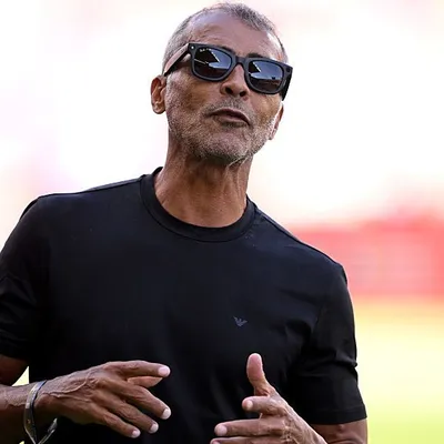 Romário faz cobrança enfática sobre Vini Jr na Copa
