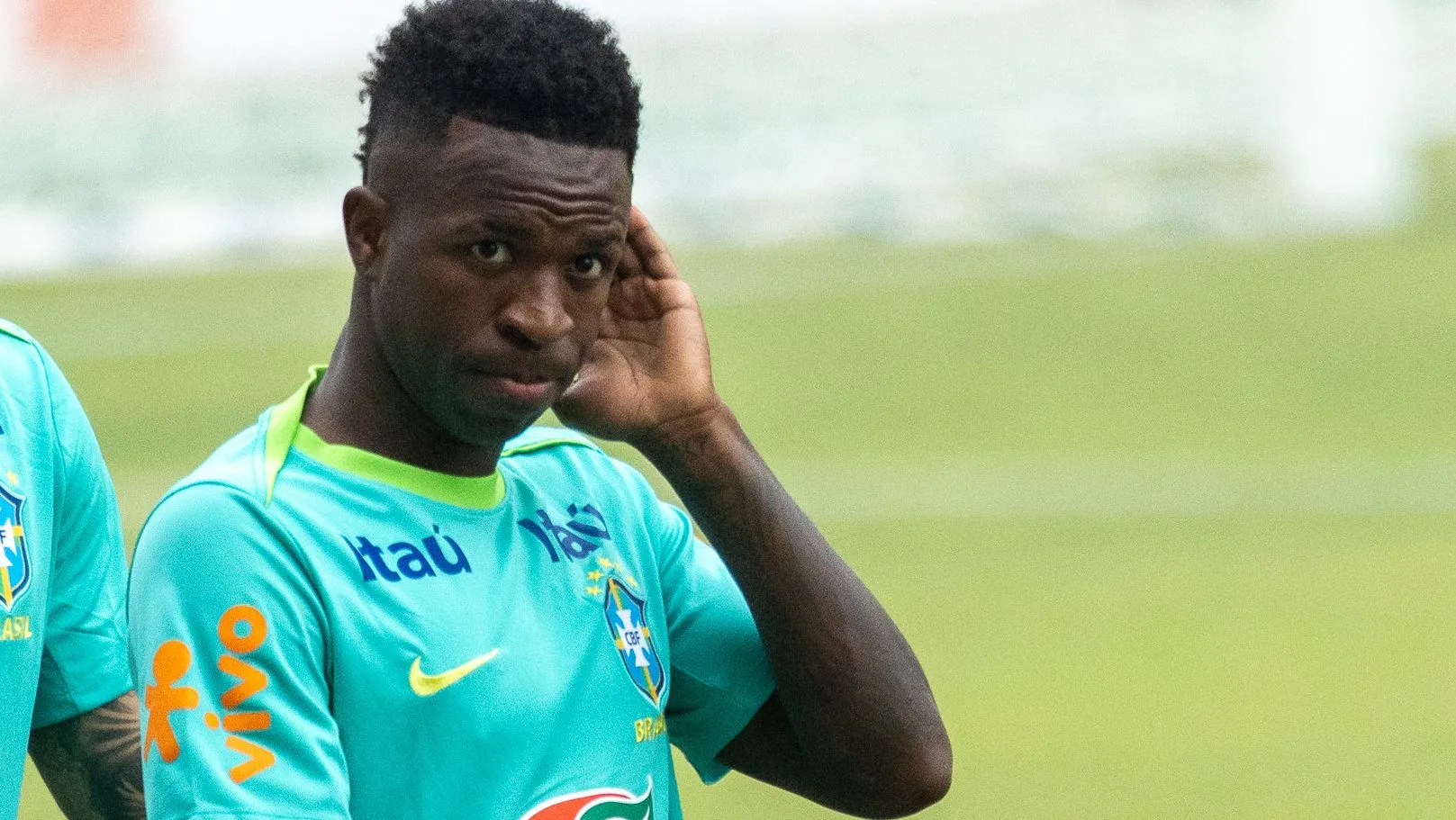 Vini Jr tem muito potencial, segundo Romário, mas precisa acordar na Seleção – Foto: Fernando Torres/AGIF