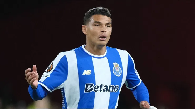 Thiago Silva, zagueiro com a camisa do Porto