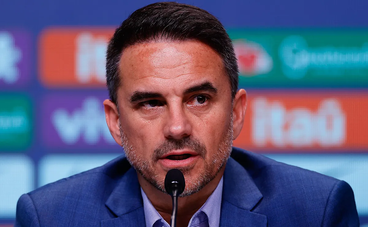 Filho de Rodrigo Caetano assina contrato profissional com o Botafogo