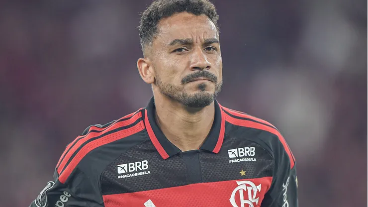 Zagueiro deu a sua opinião - Foto: Thiago Ribeiro/AGIF.