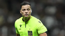MG - BELO HORIZONTE - 12/11/2025 - BRASILEIRO A 2025, ATLETICO-MG X FORTALEZA - O arbitro Savio Pereira Sampaio durante partida entre Atletico-MG e Fortaleza no estadio Arena MRV pelo campeonato Brasileiro A 2025. Foto: Gilson Lobo/AGIF