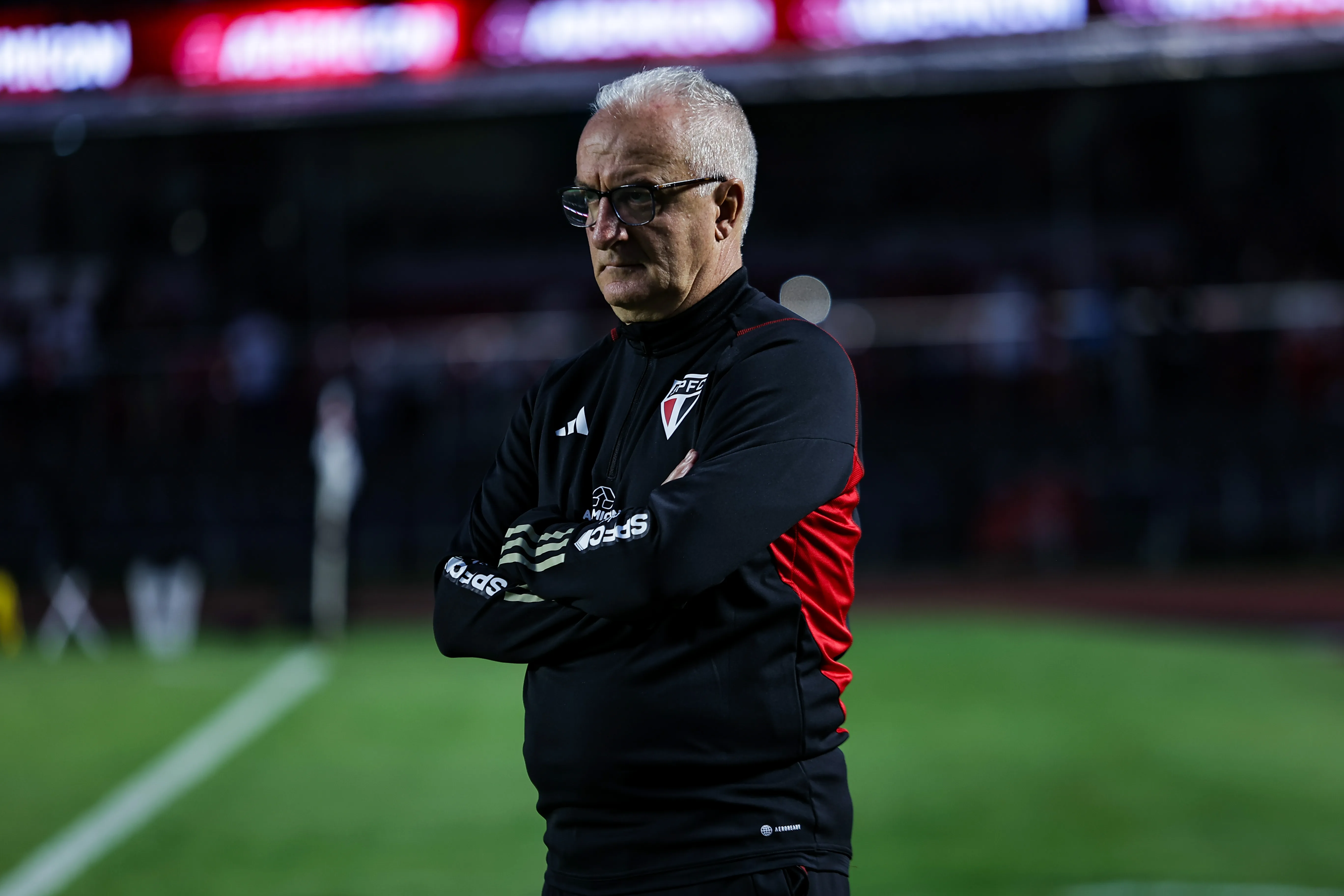 SP – SAO PAULO – 26/11/2023 – BRASILEIRO A 2023, SAO PAULO X CUIABA – Dorival Junior tecnico do Sao Paulo durante partida contra o Cuiaba no estadio Morumbi pelo campeonato Brasileiro A 2023. Foto: Fabio Giannelli/AGIF