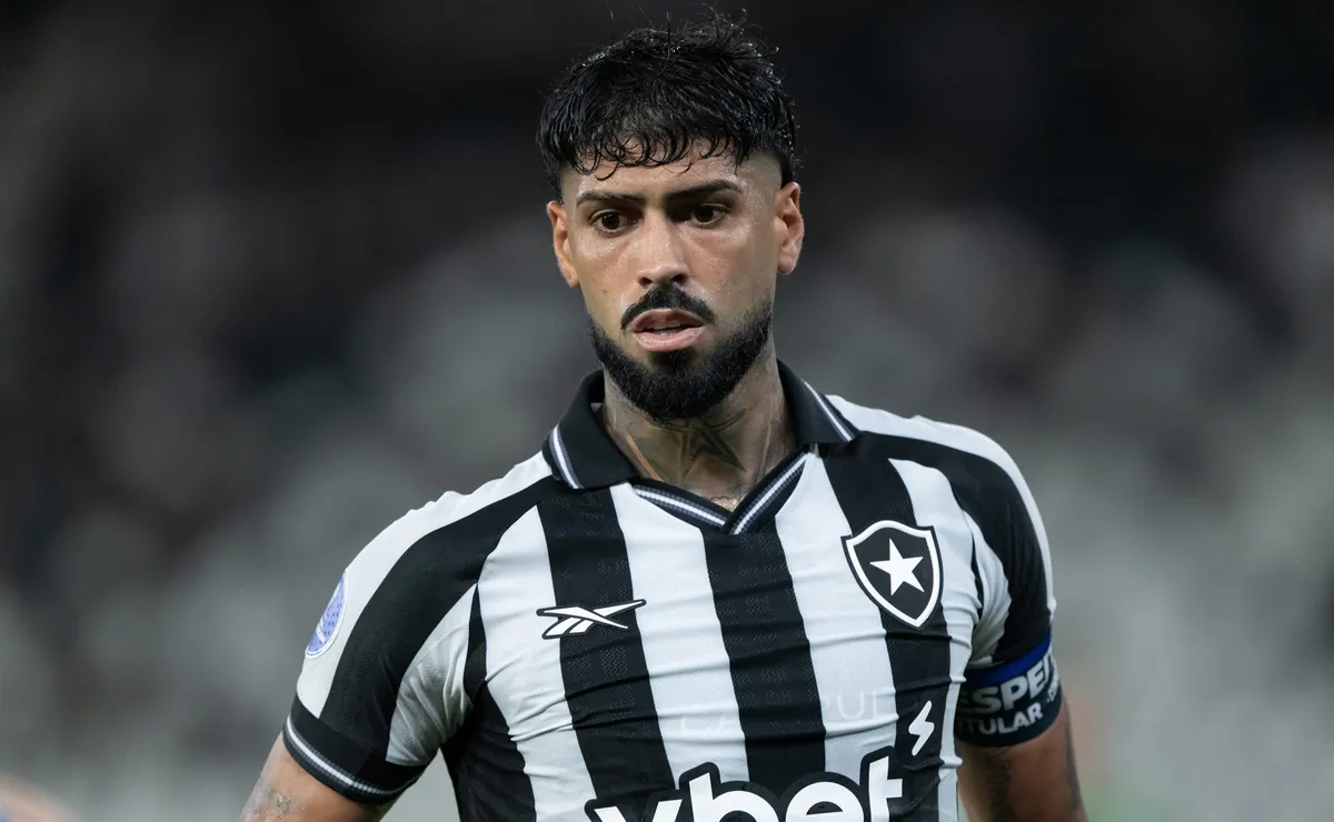 Botafogo quer postergar saída de Barboza ao Palmeiras e clube paulista pressiona