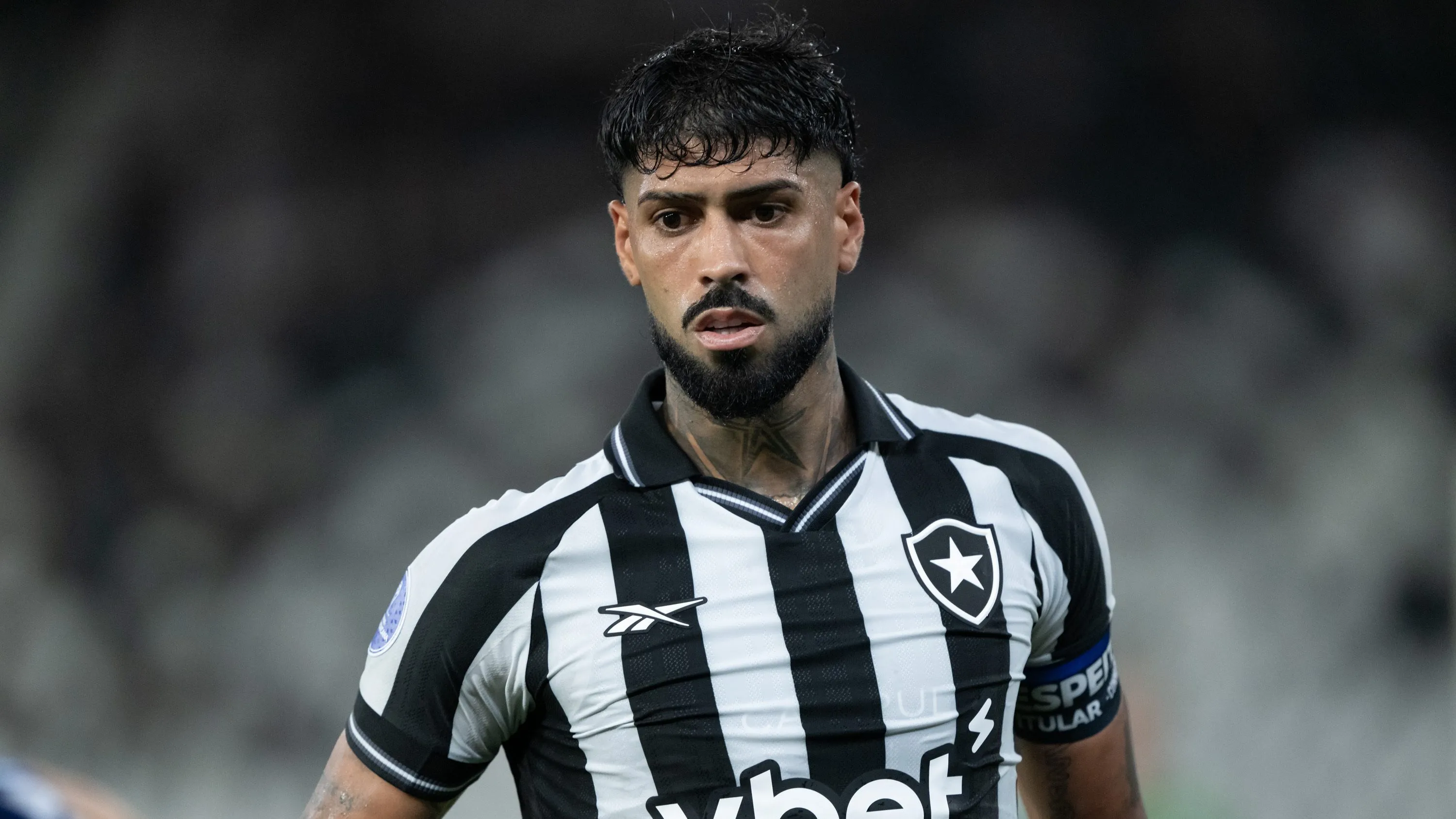 Barboza jogador do Botafogo durante partida contra o Racing no estadio Engenhao pelo campeonato Copa Sul-Americana 2026. Foto: Jorge Rodrigues/AGIF