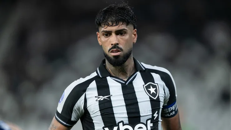 Barboza jogador do Botafogo durante partida contra o Racing no estadio Engenhao pelo campeonato Copa Sul-Americana 2026. Foto: Jorge Rodrigues/AGIF