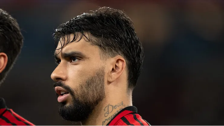 Paquetá durante jogo do Mengão no Maracanã.