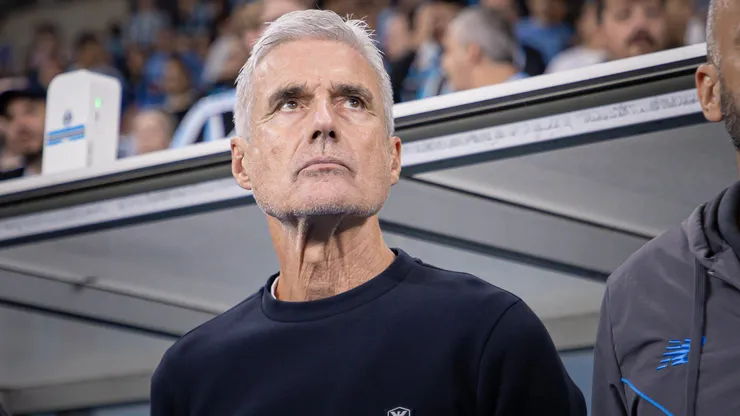 Luis Castro tecnico do Gremio durante partida contra o Confianca no estadio Arena do Gremio pelo campeonato Copa Do Brasil 2026. Foto: Maxi Franzoi/AGIF