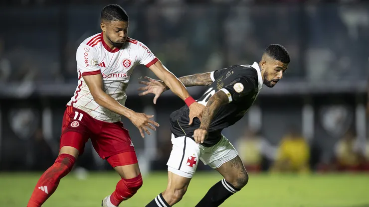 RJ - RIO DE JANEIRO - 26/10/2023 - BRASILEIRO A 2023, VASCO X INTERNACIONAL - Paulinho jogador do Vasco durante partida contra o Internacional no estadio Sao Januario pelo campeonato Brasileiro A 2023. Foto: Jorge Rodrigues/AGIF