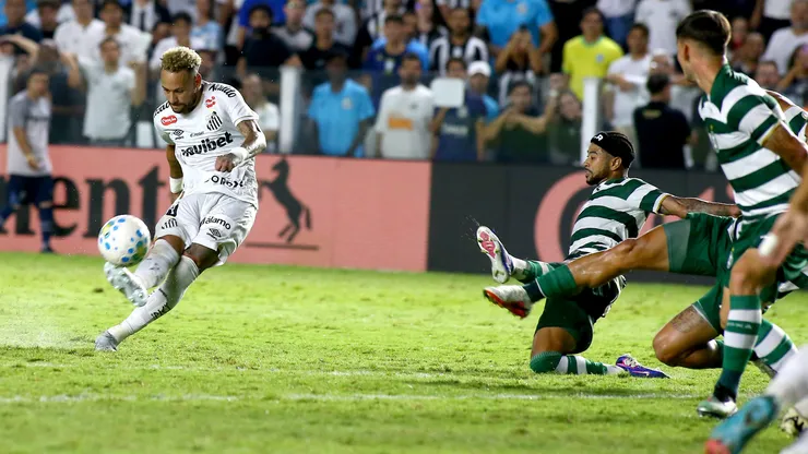 Neymar, jogador do Santos, durante partida contra o Coritiba no estadio Vila Belmiro pelo campeonato Copa Do Brasil 2026. Foto: Mauricio De Souza/AGIF