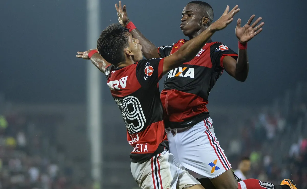 Paquetá revela detalhes de conversa com Vini Jr sobre volta do craque ao Flamengo: “Na hora certa”