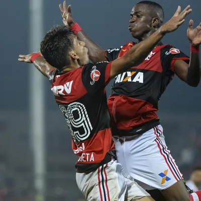 Paquetá revela conversa com Vini Jr sobre volta do craque ao Fla