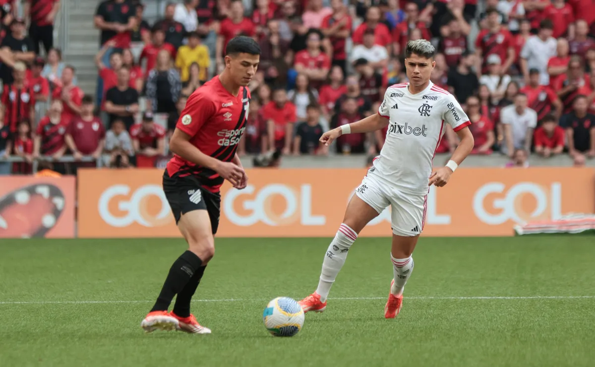 Athletico-PR x Flamengo: onde assistir ao vivo, horário e escalações do jogo deste domingo