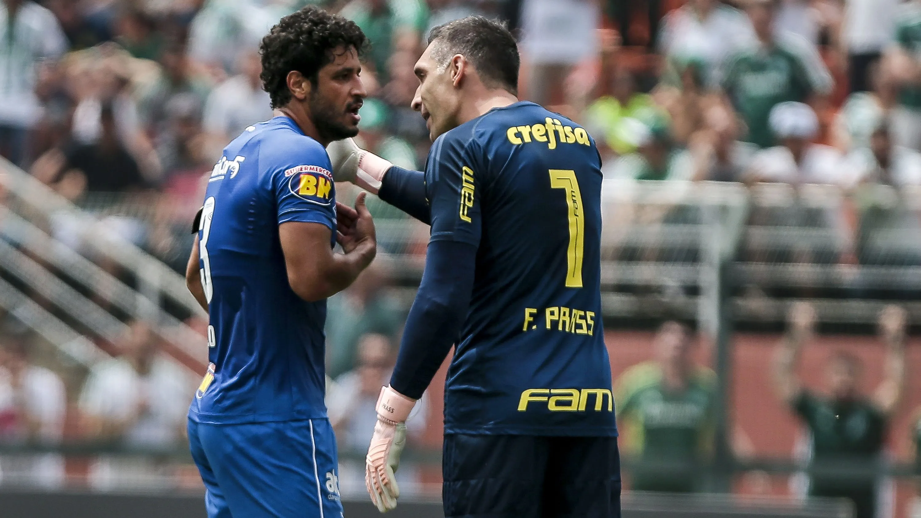 Fernando Prass do Palmeiras e Leo do Cruzeiro durante partida contra o Cruzeiro no estadio Pacaembu pelo campeonato Brasileiro A 2018. Foto: Ale Cabral/AGIF