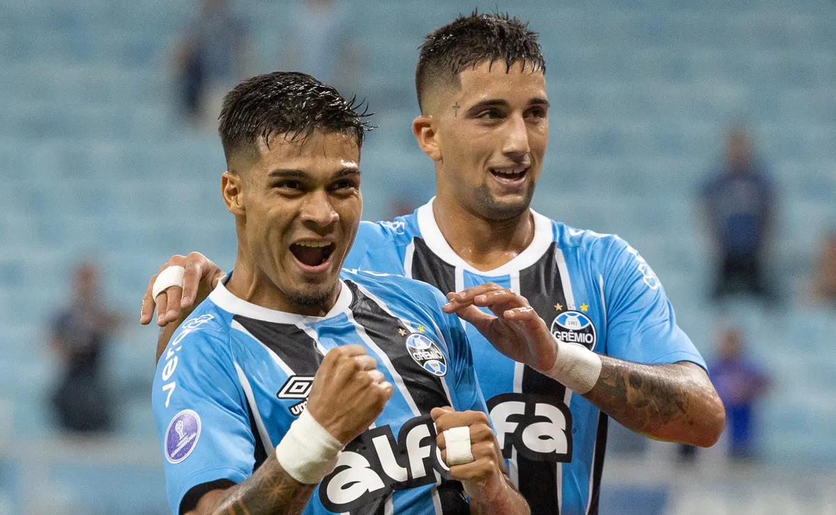 Grêmio volta a atrasar pagamento por Arezo e pode sofrer novo transfer ban da Fifa