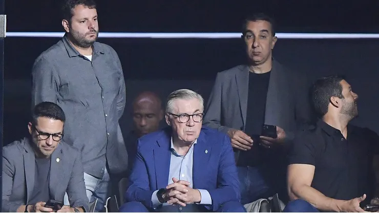 Ancelotti em jogo do futebol brasileiro