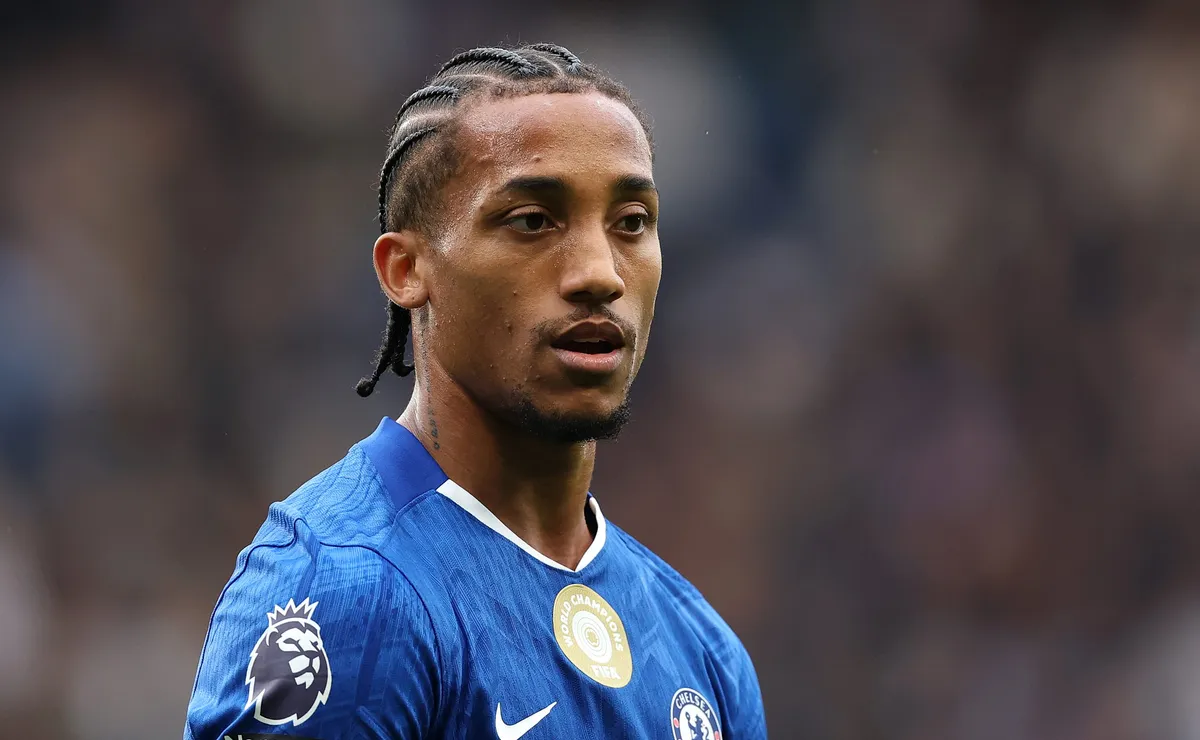 João Pedro assusta a Seleção Brasileira ao deixar Chelsea x Manchester City mancando