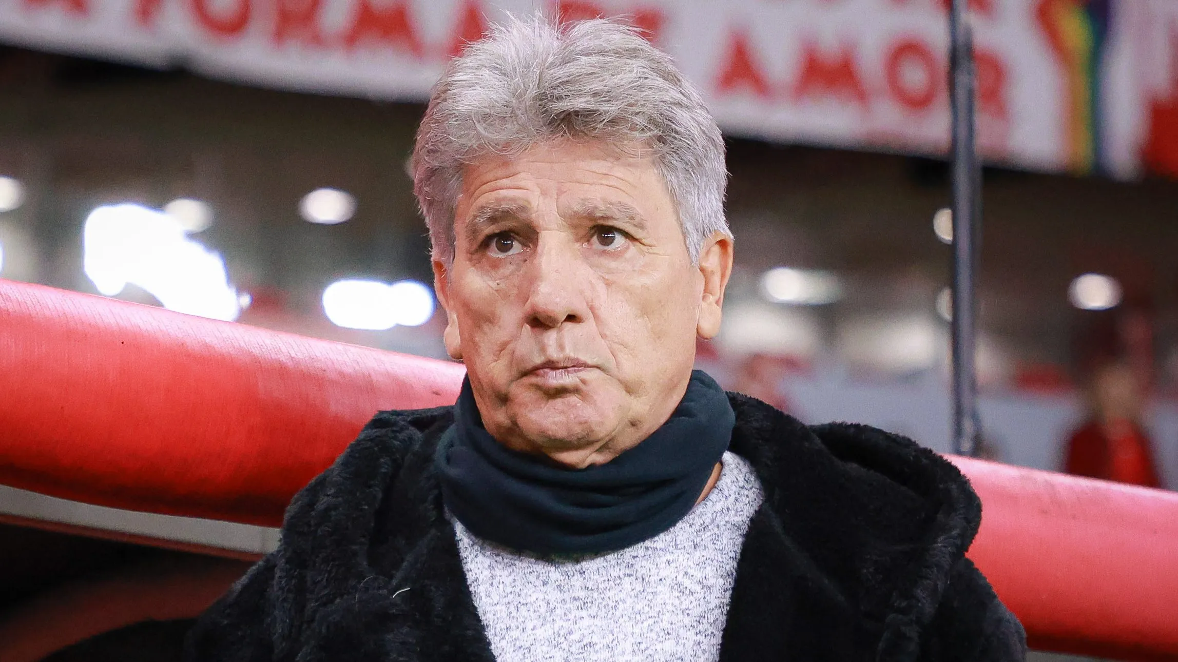 Renato Gaúcho antes da partida entre as equipes