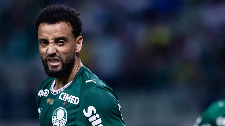 Felipe Anderson em campo pelo Palmeiras. Foto: Ettore Chiereguini/AGIF