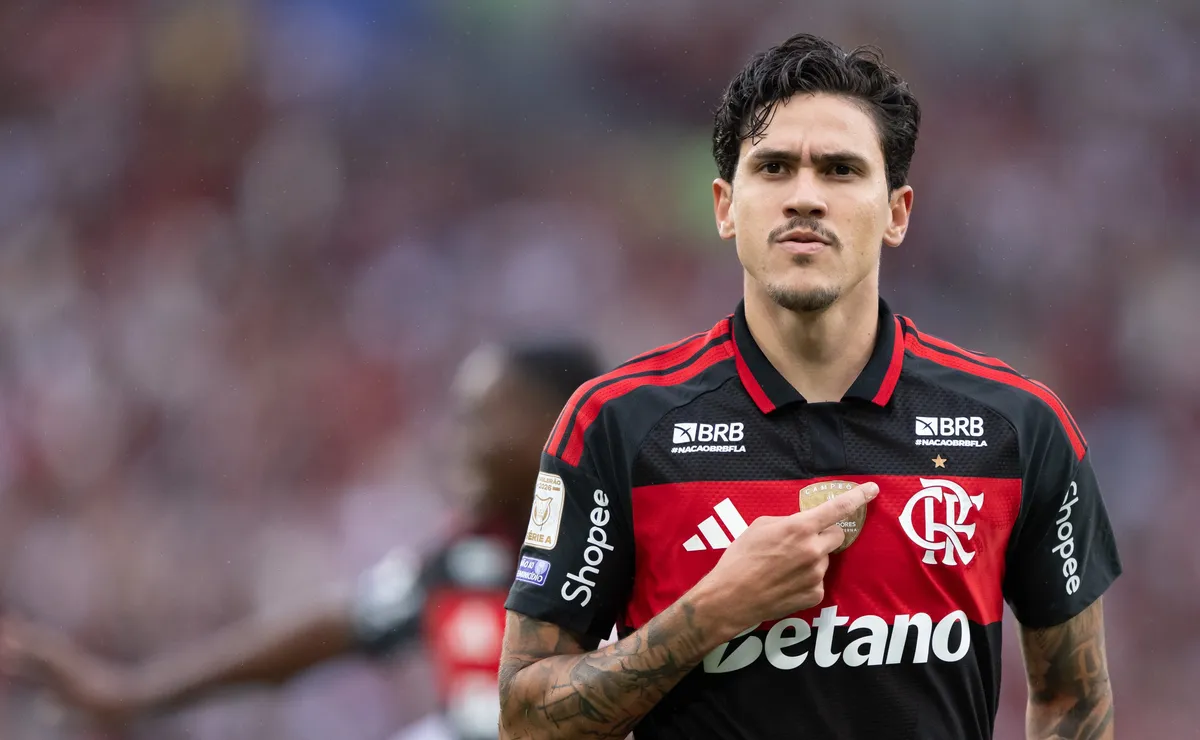 Flamengo encara o Athletico-PR em duelo explosivo entre Pedro e Viveros, artilheiros do Brasileirão