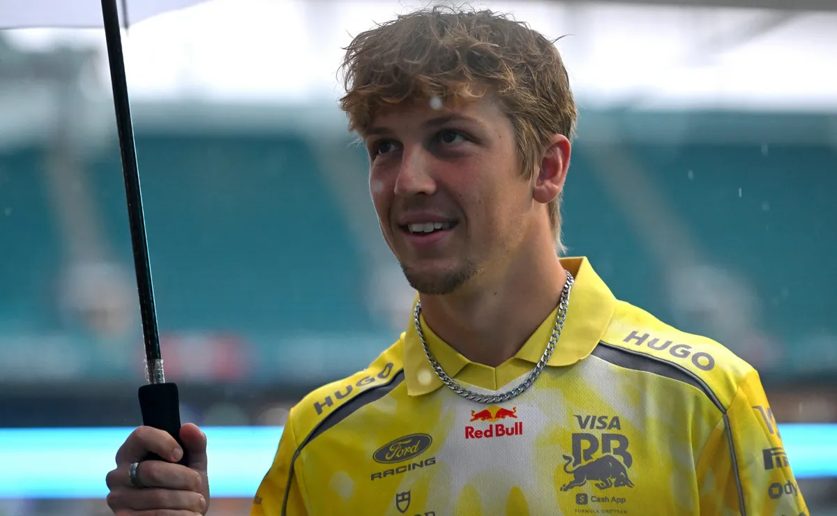 Chefe da Racing Bulls cobra evolução de Liam Lawson no início de temporada 2026 da Fórmula 1
