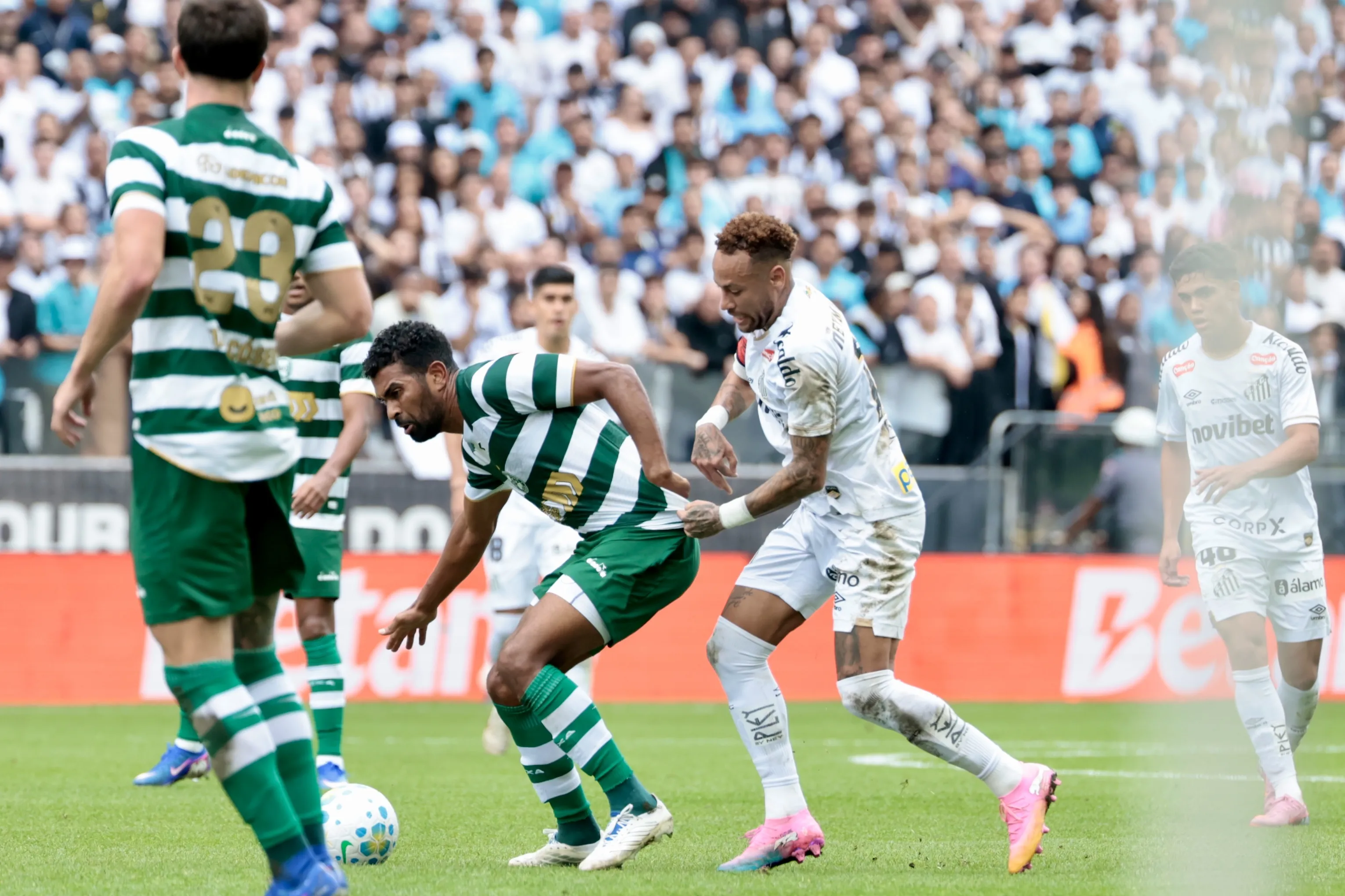 Santos x Coritiba. Foto: Marcello Zambrana/AGIF