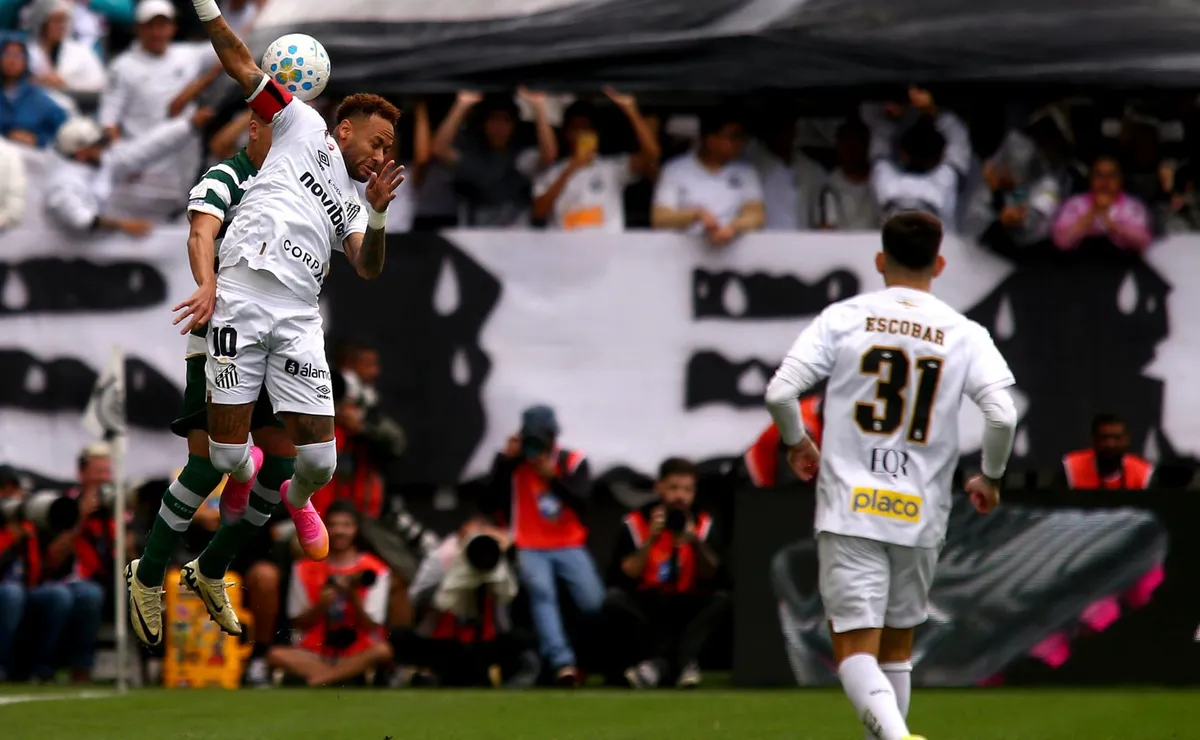Neymar se envolve em confusão com Breno Lopes e clima esquenta em Santos x Coritiba