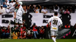 Neymar se envolve em confusão com Breno Lopes e clima esquenta em Santos x Coritiba — Foto Mauricio De SouzaAGIF