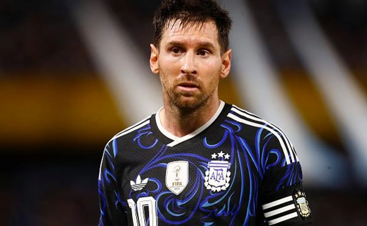 Messi intensifica preparação para a Copa do Mundo, revela De Paul
