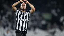 RJ - RIO DE JANEIRO - 01/04/2026 - BRASILEIRO A 2026, BOTAFOGO X MIRASSOL - Arthur Cabral jogador do Botafogo comemora seu gol durante partida contra o Mirassol no estadio Engenhao pelo campeonato Brasileiro A 2026. Foto: Jorge Rodrigues/AGIF