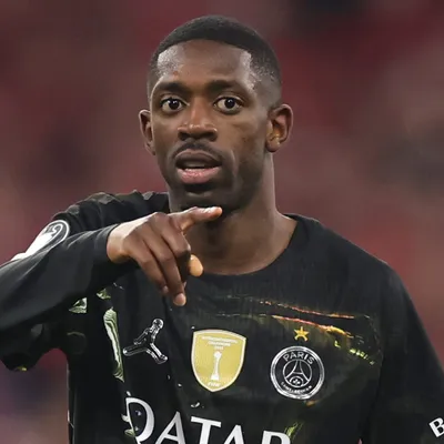 Dembélé deixa jogo do PSG após sentir lesão antes da Copa