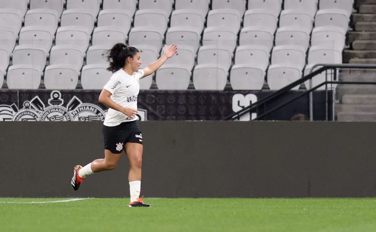 Duda Sampaio projeta clássico contra o Cruzeiro e prega foco das Brabas fora de casa