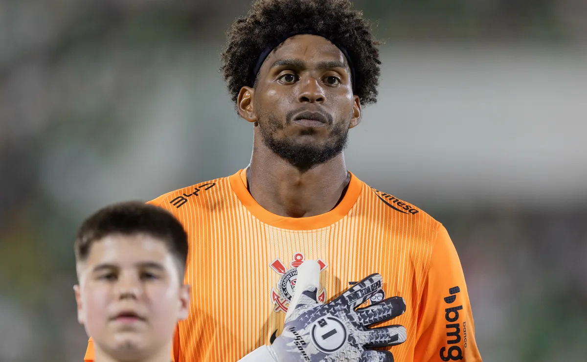 Hugo fora da Copa e Corinthians aceita vender goleiro por 13 mi de euros