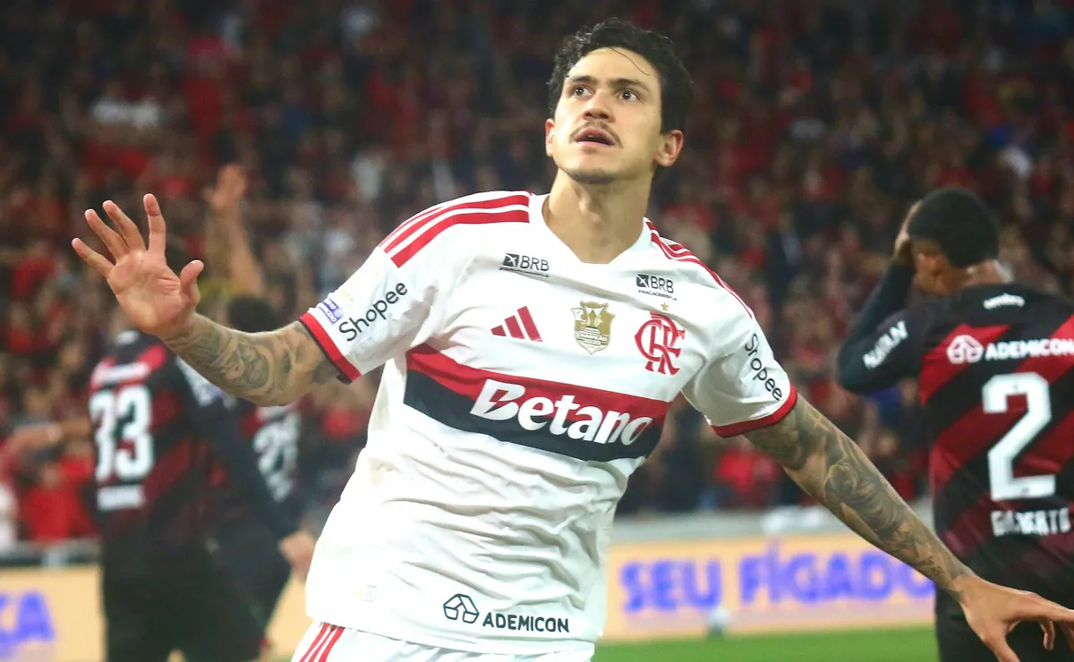 Pedro marca nos minutos finais e Flamengo evita derrota diante do Athletico-PR