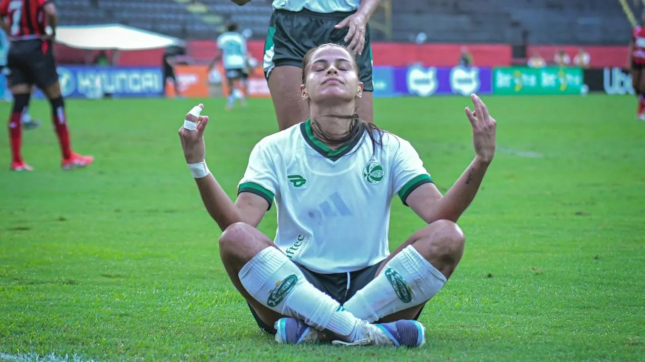Jogadora do Juventude celebra gol no Brasileirão Feminino