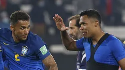 Alex Sandro e Danilo, defensores do Flamengo e da Seleção Brasileira - Foto: Claudio Reyes - Pool/Getty Images