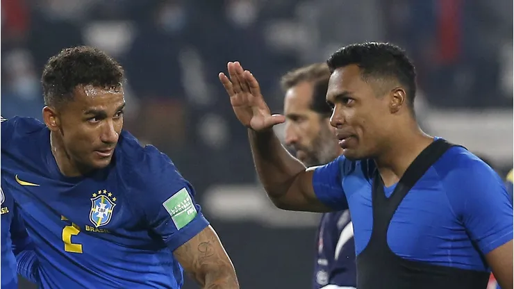 Alex Sandro e Danilo, defensores do Flamengo e da Seleção Brasileira - Foto: Claudio Reyes - Pool/Getty Images