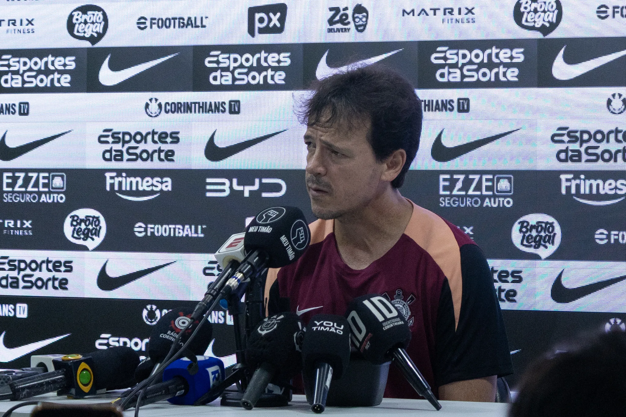 Técnico do Corinthians durante partida contra o Mirassol no estádio Jose Maria de Campos Maia pelo campeonato Brasileiro A 2026. Foto: HUGO NEVES /RP FOTOPRESS/AGIF