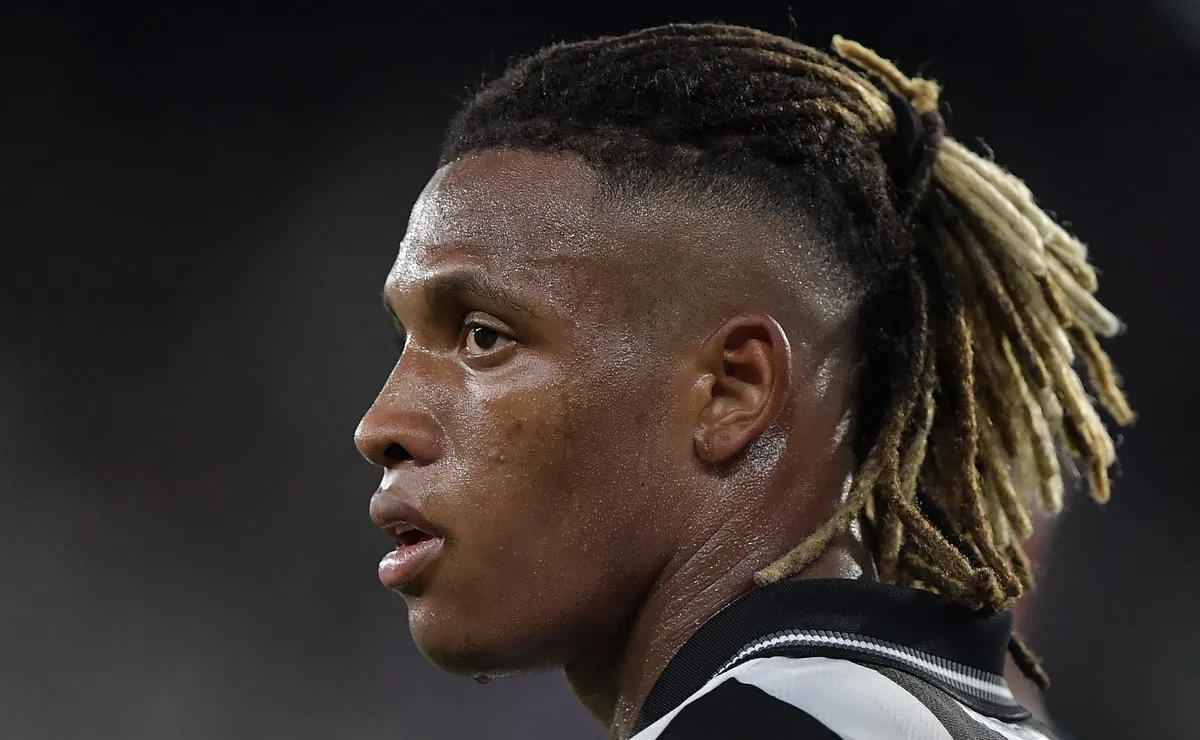 Danilo faz manobra por corte no Botafogo e deixa Palmeiras atento nos bastidores