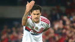 Pedro, jogador do Flamengo, comemora seu gol durante partida contra o Athletico-PR no estadio Arena da Baixada pelo campeonato Brasileiro A 2026. Foto: Gabriel Machado/AGIF