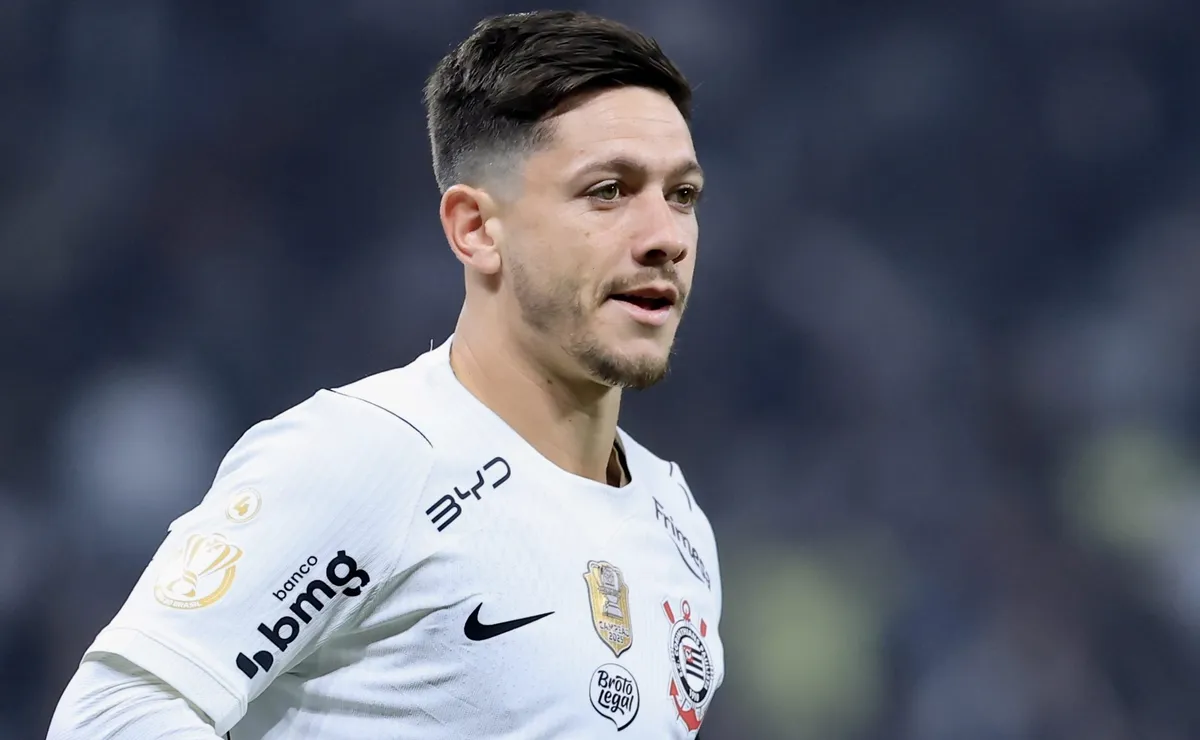 Garro concorda com Diniz e critica gramado do Botafogo