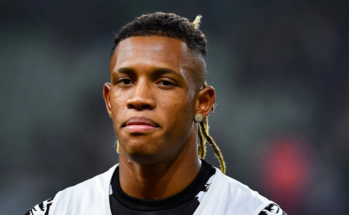 Danilo não quer deixar o Botafogo pela porta dos fundos e deseja resolver seu futuro mais rapidamente